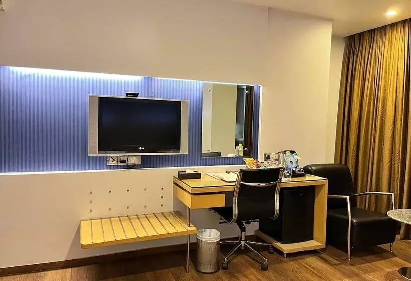 اتاق اجرایی, Ramee Guestline Hotel Dadar
