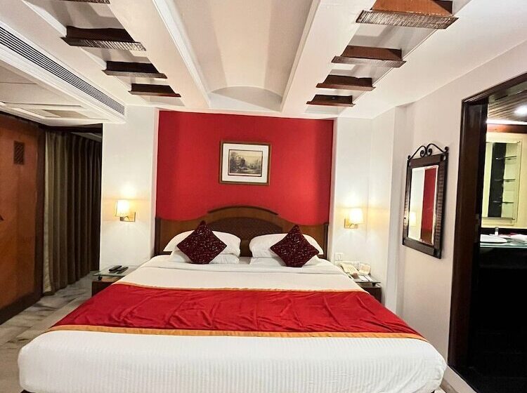اتاق اجرایی, Ramee Guestline Hotel Dadar