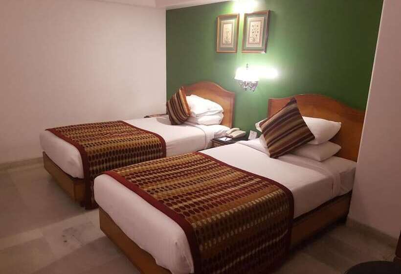اتاق اجرایی, Ramee Guestline Hotel Dadar