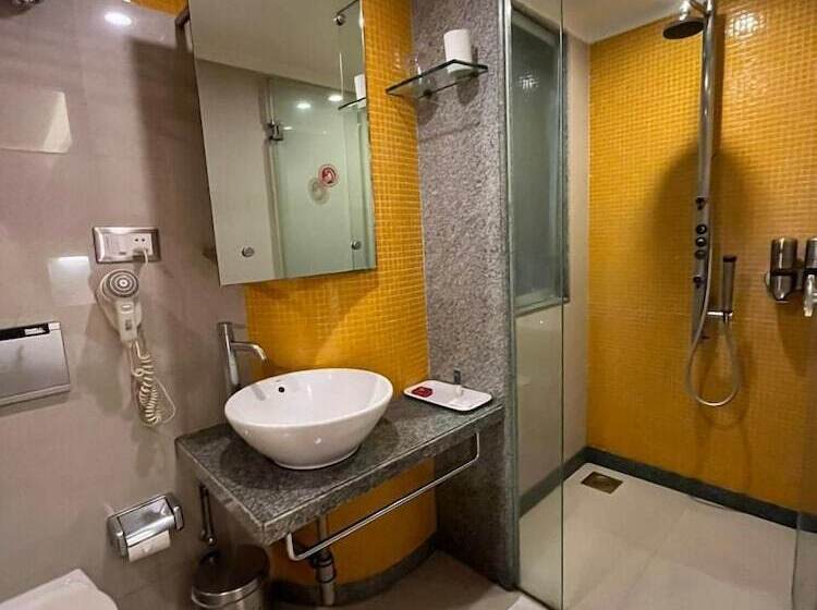 سوییت, Ramee Guestline Hotel Dadar