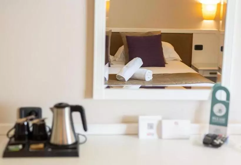 اتاق لوکس با چشم‌انداز استخر, Salus Terme   Adults Only