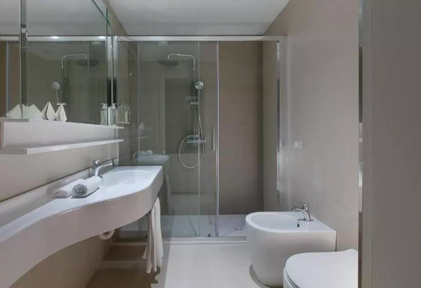 اتاق لوکس با چشم‌انداز استخر, Salus Terme   Adults Only