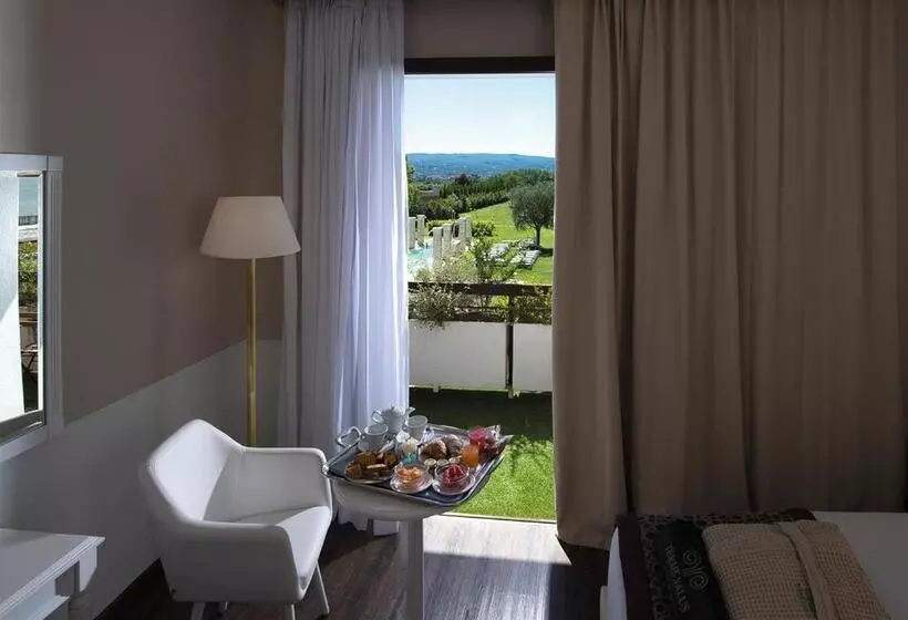 اتاق لوکس با چشم‌انداز استخر, Salus Terme   Adults Only