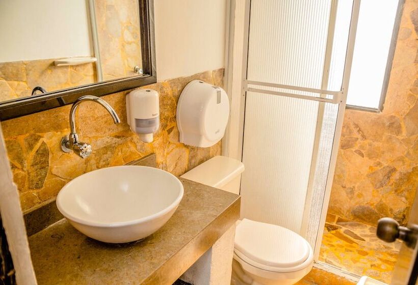 スタンダード4人部屋, Sansiraka