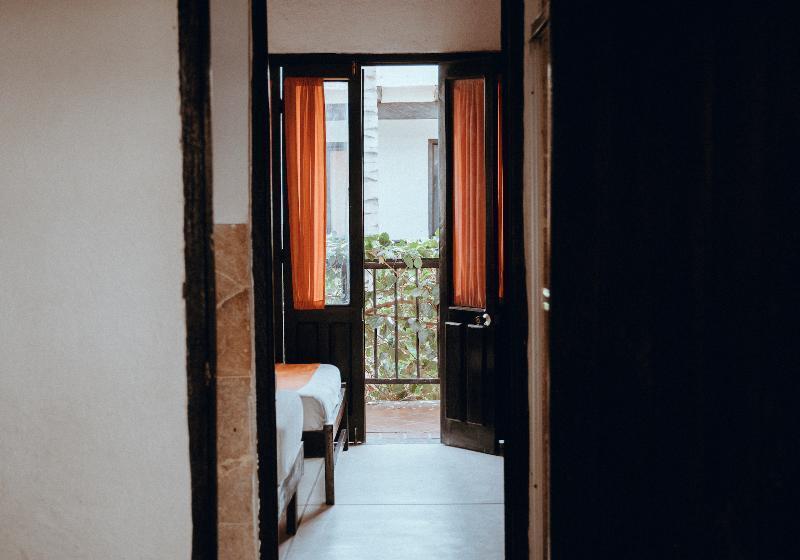 スタンダード4人部屋, Sansiraka