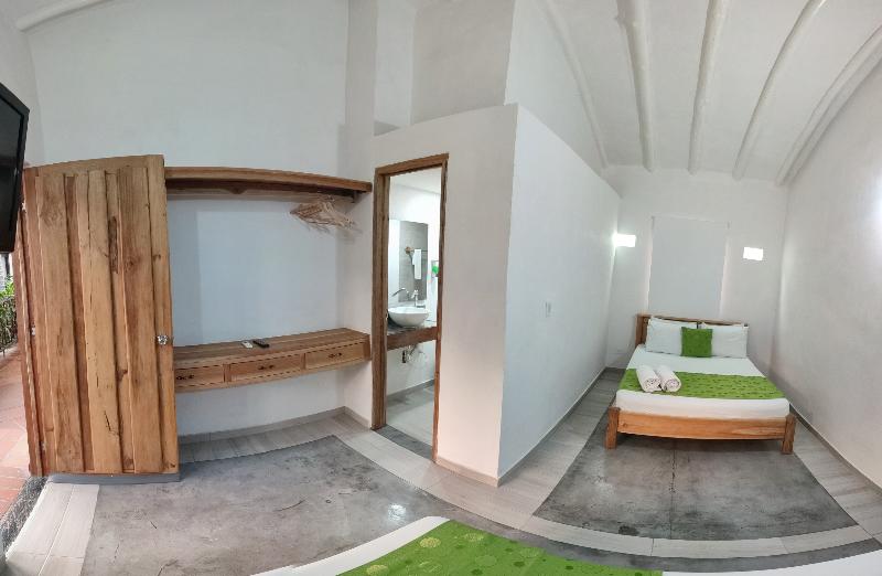 スタンダードトリプルルーム, Sansiraka