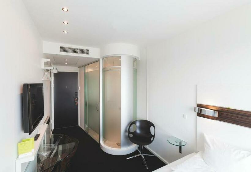 Номер Стандарт, Wakeup Copenhagen  Carsten Niebuhrs Gade