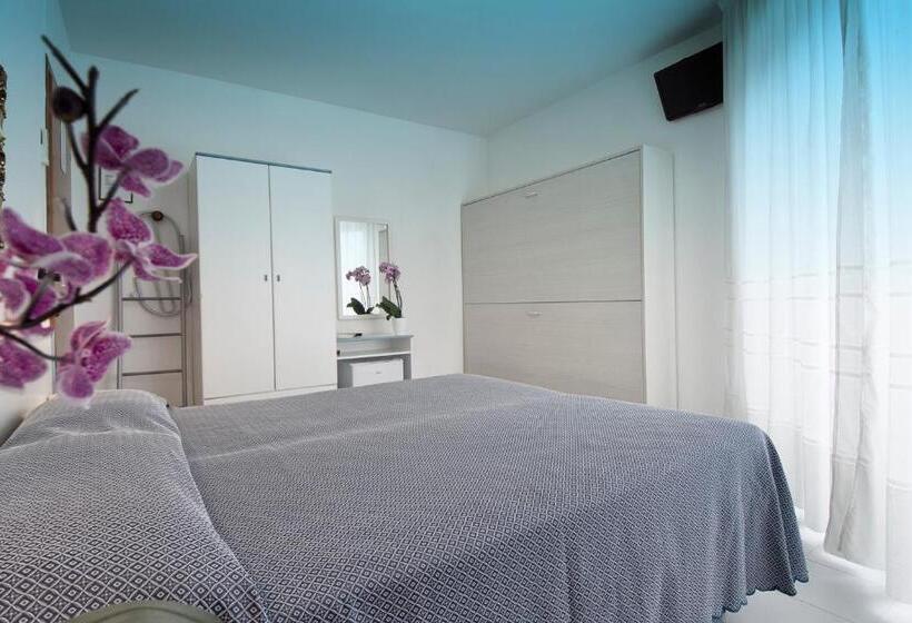 オーシャンビューファミリールーム, Marisa