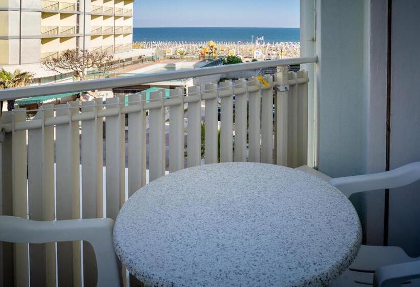 スーペリアールーム, Marisa