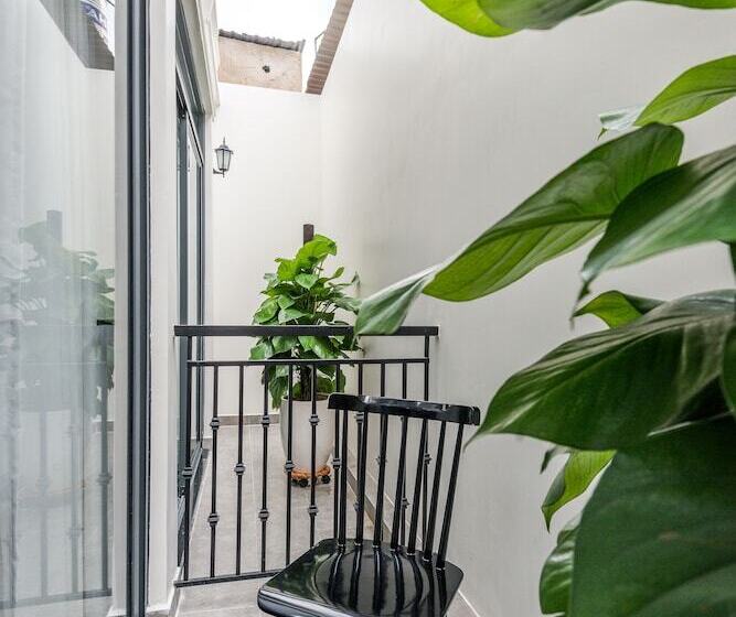 Studio Premium, Cozrum Homes The Gallery Residence