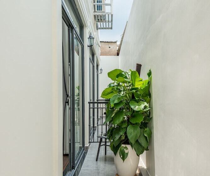 Studio Premium, Cozrum Homes The Gallery Residence