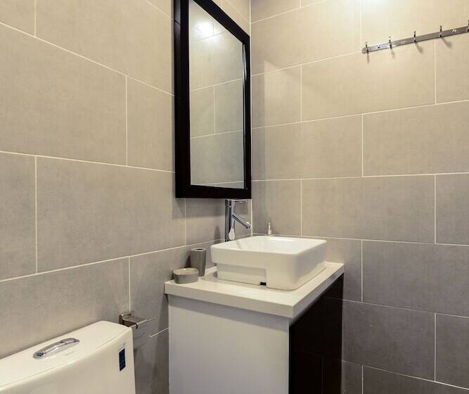 Studio Deluxe, Cozrum Homes The Gallery Residence