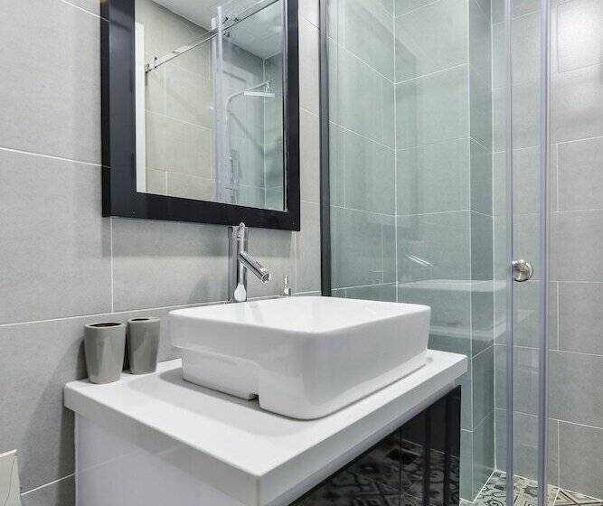 Studio Standard Lit Double, Cozrum Homes The Gallery Residence