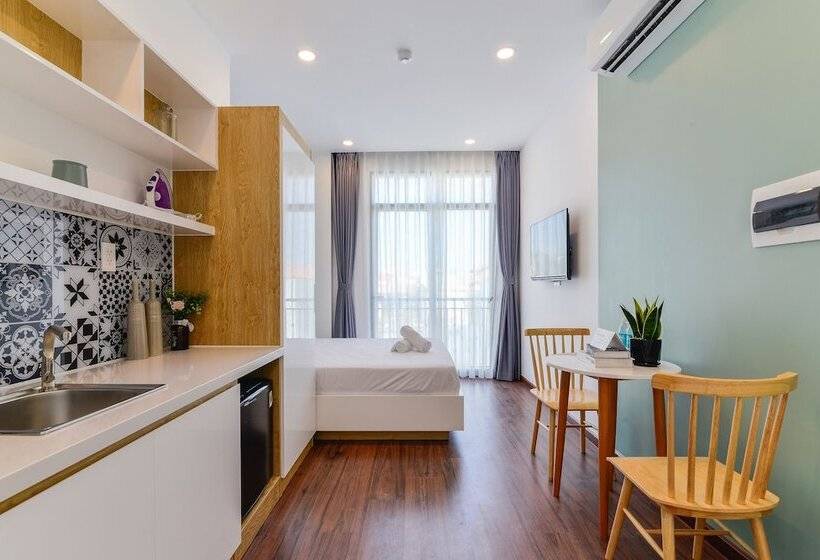 Studio Standard Lit Double, Cozrum Homes The Gallery Residence