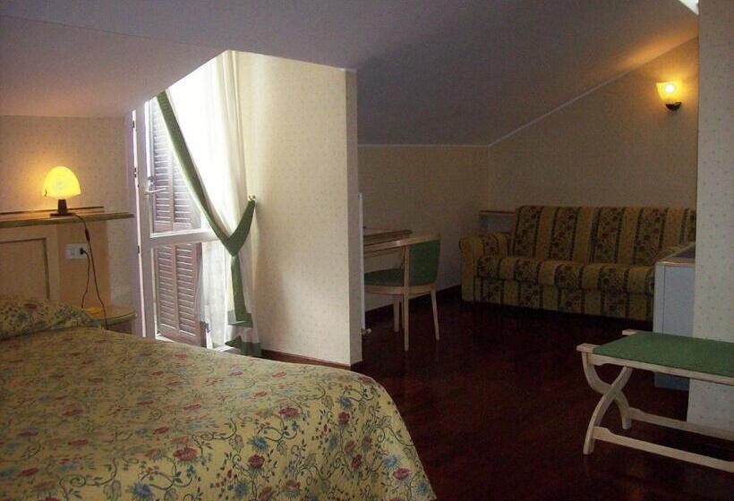 标准三人间, Albergo Il Cacciatore