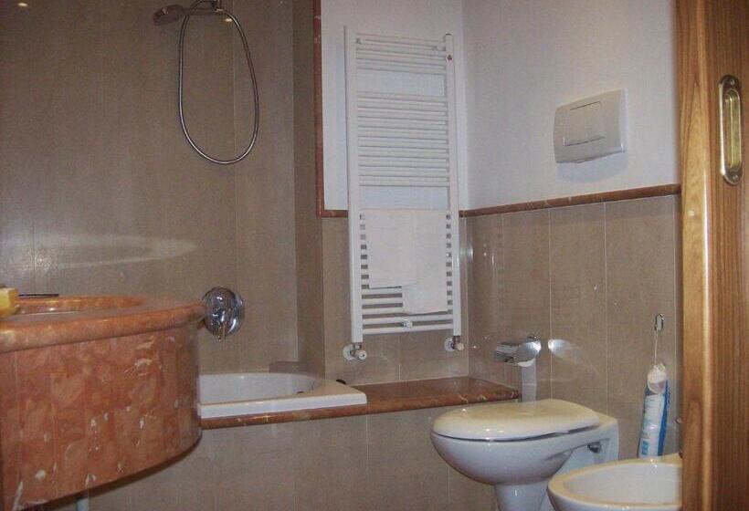 4인용 스탠다드 룸, Albergo Il Cacciatore
