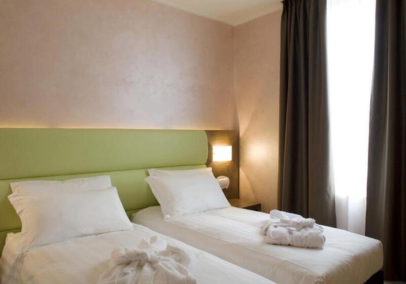 חדר סטנדרט, Base