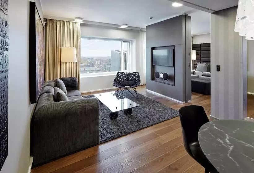 キングサイズベッドのスイートルーム, Crowne Plaza Copenhagen Towers, An Ihg