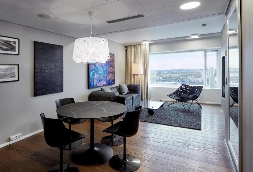 带大床的套房, Crowne Plaza Copenhagen Towers, An Ihg