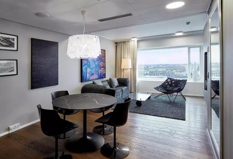 キングサイズベッドのスイートルーム, Crowne Plaza Copenhagen Towers, An Ihg