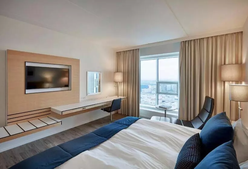 キングサイズベッドのスタンダードルーム, Crowne Plaza Copenhagen Towers, An Ihg