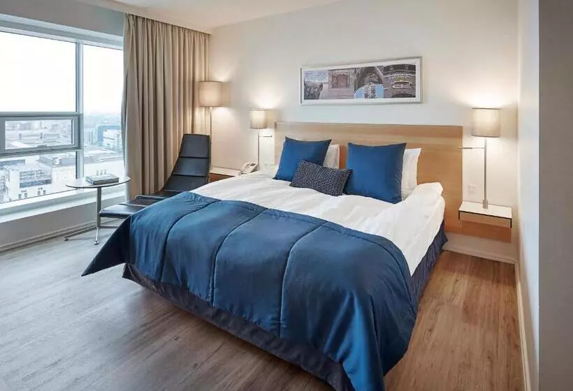 キングサイズベッドのスタンダードルーム, Crowne Plaza Copenhagen Towers, An Ihg