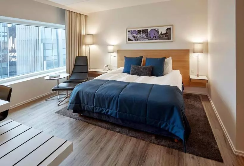 キングサイズベッドのスタンダードルーム, Crowne Plaza Copenhagen Towers, An Ihg