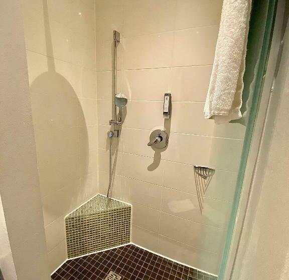 חדר סטנדרט יחיד, Das Nikolai