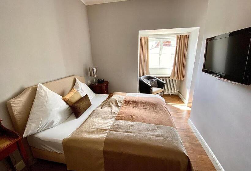 חדר סטנדרט יחיד, Das Nikolai