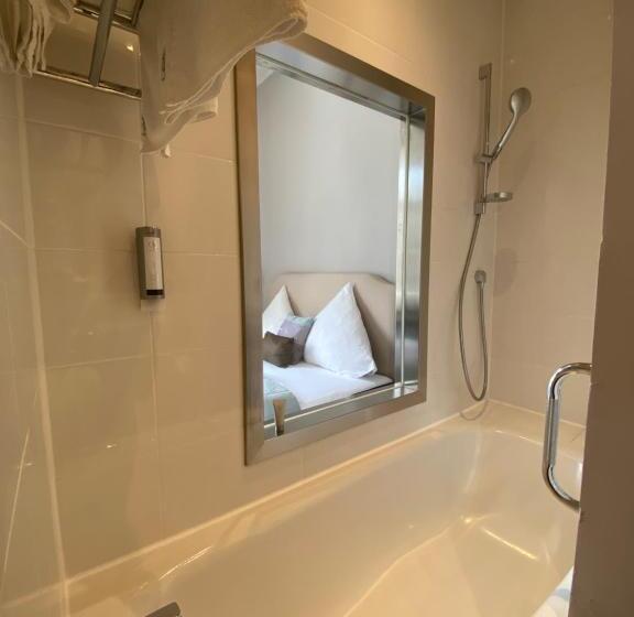 חדר דלוקס, Das Nikolai