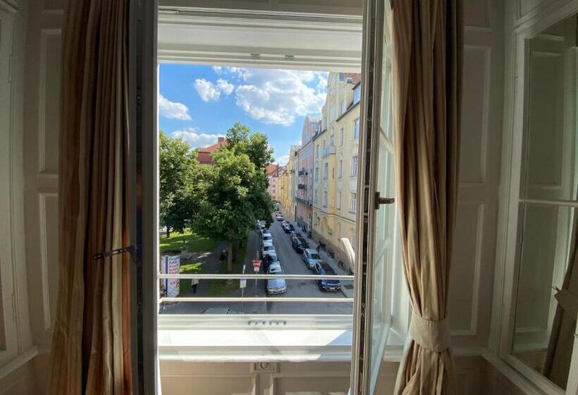 חדר דלוקס, Das Nikolai