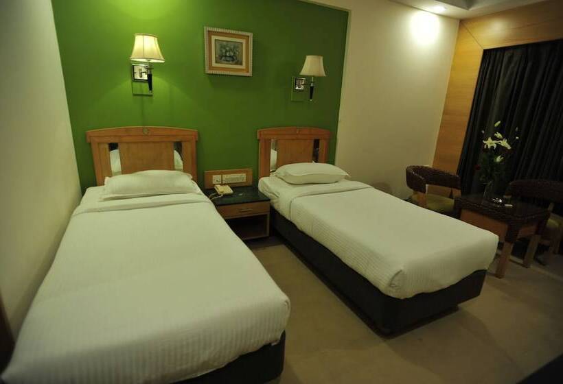 Chambre Deluxe, Dr. Raj Kumar International