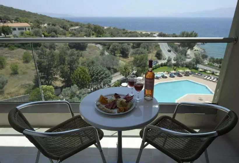オーシャンビューのスーペリアトリプルルーム, Evia Riviera Resort