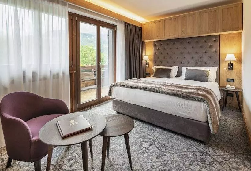 اتاق لوکس سه تخته, Lajadira & Spa