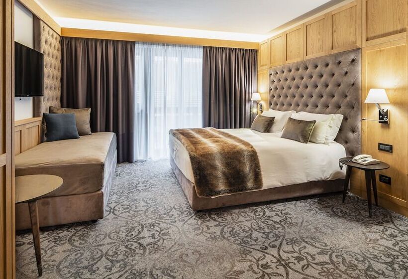 豪华三人间, Lajadira & Spa