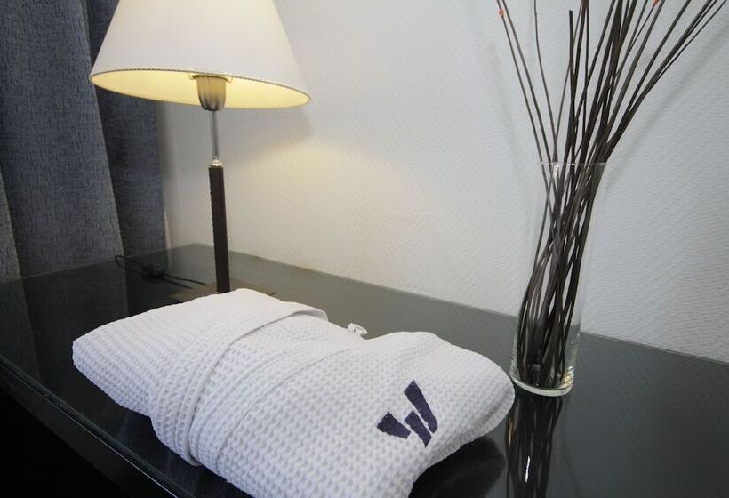 标准间, Libertador De Pinamar