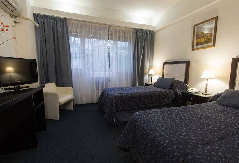 四人标准间, Libertador De Pinamar