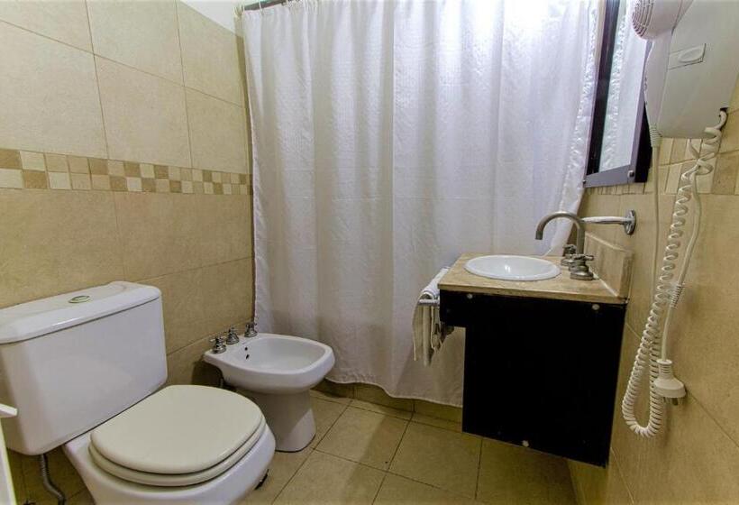 标准三人间, Libertador De Pinamar