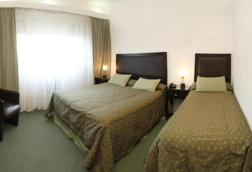 标准三人间, Libertador De Pinamar