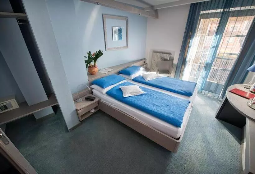 Standard-huone, Marzia