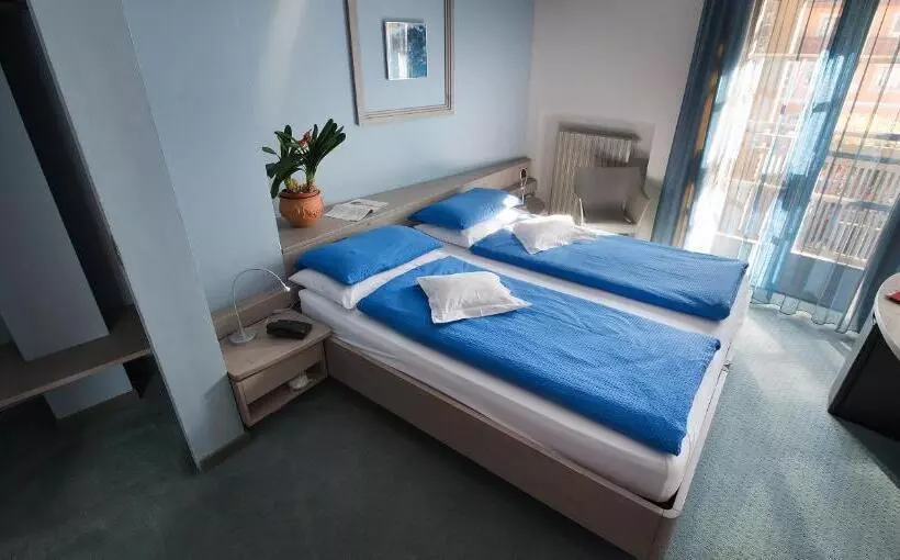 Standard-huone, Marzia