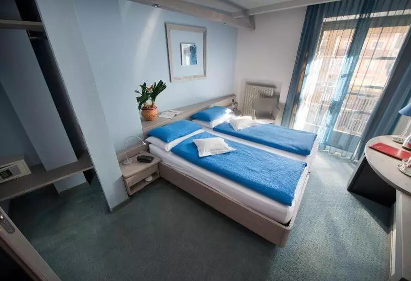 Standard-huone, Marzia