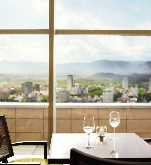 غرفة كلوب, Sheraton Mendoza