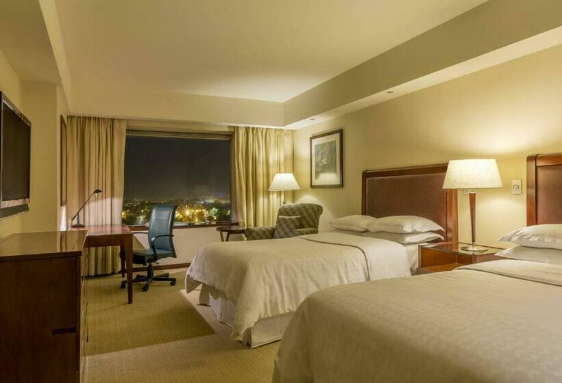 غرفة كلوب, Sheraton Mendoza