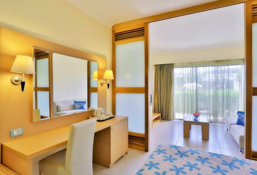 家庭间, Sol Cosmopolitan Rhodes