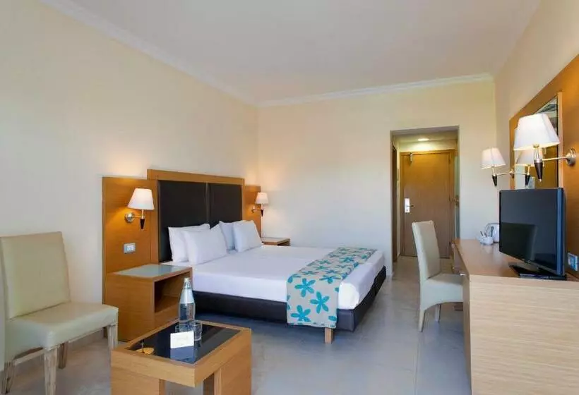 اتاق استاندارد با چشم‌انداز باغ, Sol Cosmopolitan Rhodes