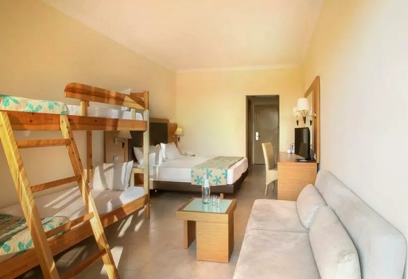 اتاق خانوادگی, Sol Cosmopolitan Rhodes