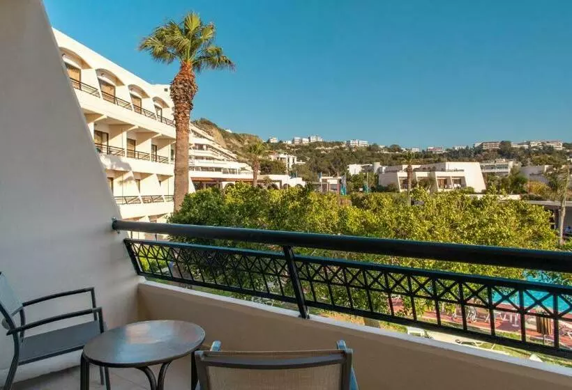 اتاق خانوادگی, Sol Cosmopolitan Rhodes