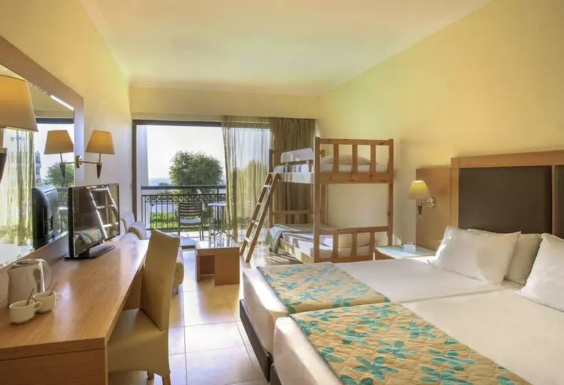 اتاق خانوادگی, Sol Cosmopolitan Rhodes