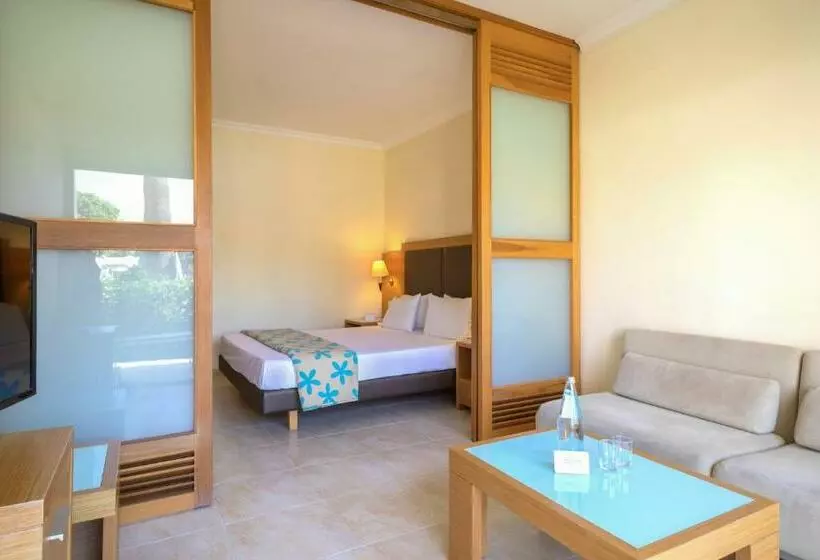 اتاق استاندارد با چشم‌انداز دریا, Sol Cosmopolitan Rhodes
